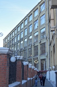 Деловой двор,сегодня место различных коммерческих компаний